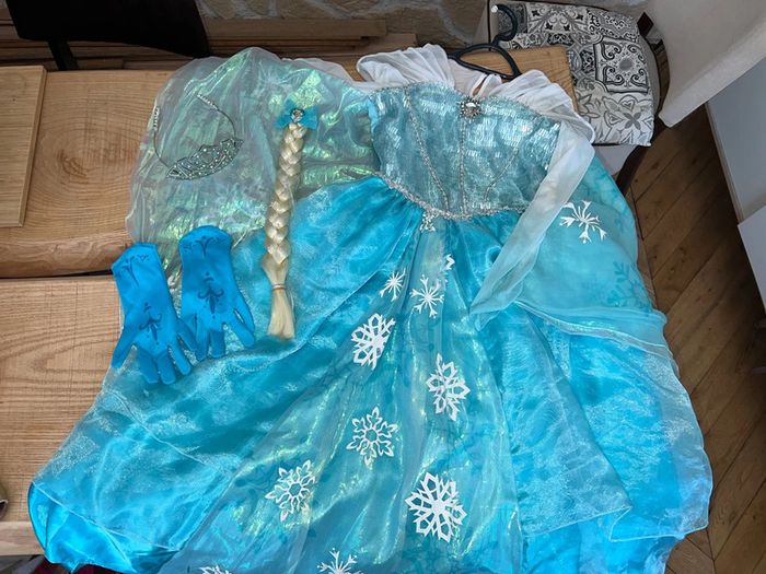 Lot ensemble Disney store 11-12 ans 11 12 robe tresse perruque gants la reine des neiges Elsa - photo numéro 4