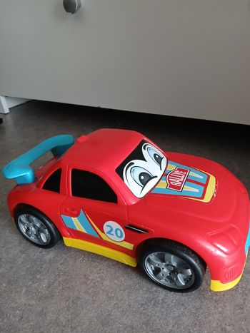 Voiture de course rally 