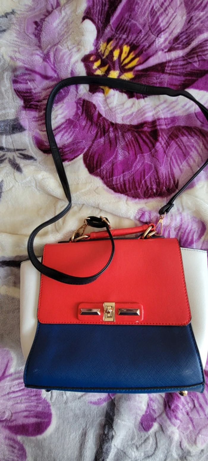 Sac a main avec bandoulière