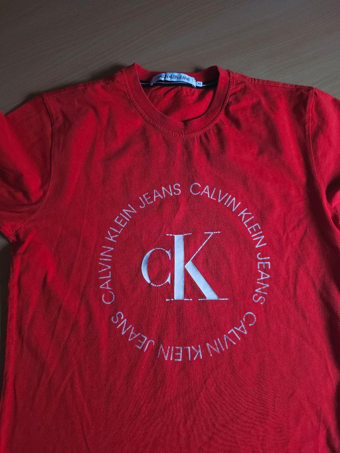 T-shirt manches courtes rouge Homme / Ado taille XS marque Calvin Klein 🎸 - photo numéro 9