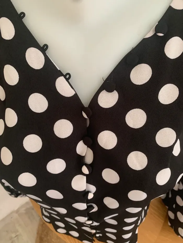 Blouse vintage Ivivi taille 38 noir à pois blanc - photo numéro 2