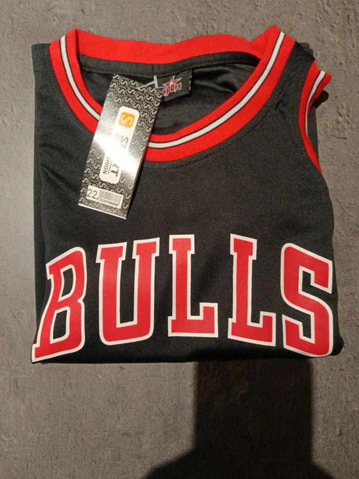 Tenue NBA Chicago Bulls Michael Jordan noir t.22 - photo numéro 4