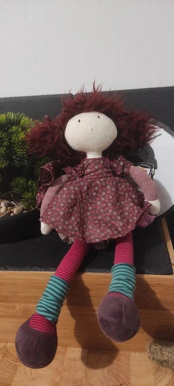 doudou poupée doll jeanne moulin roty fille robe rouge vert rayé rayure Chiffon