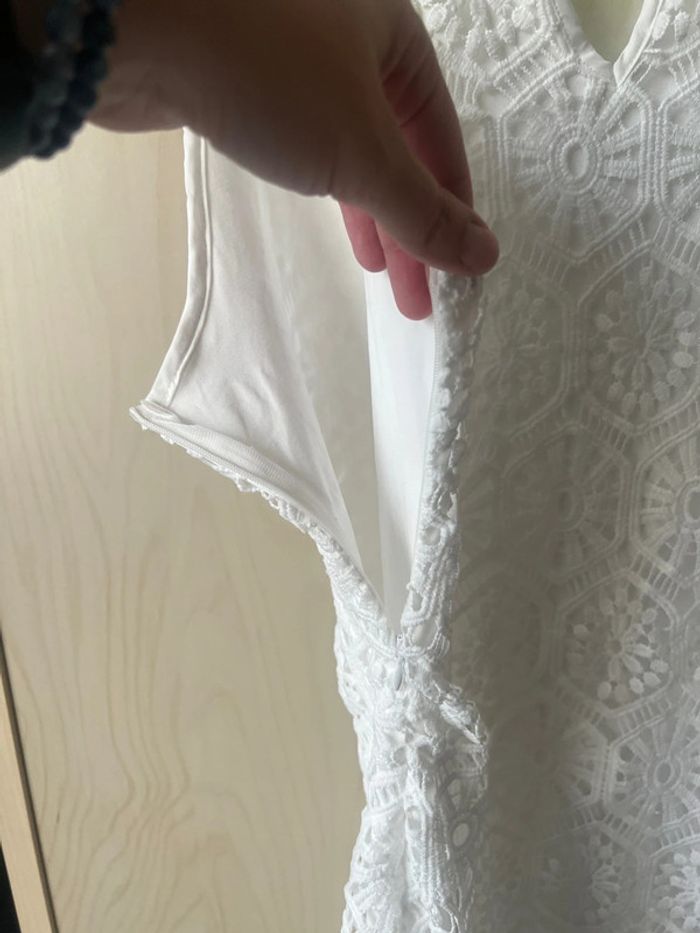 Très jolie robe blanche en dentelle / macramé - photo numéro 3
