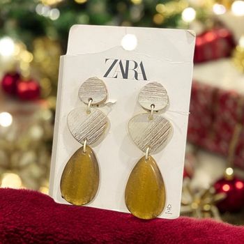 Boucle d’oreille neuve Zara