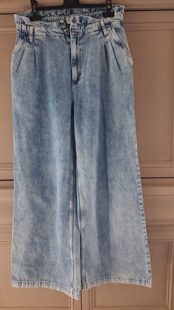 Jean bleu large et souple bershka taille 40