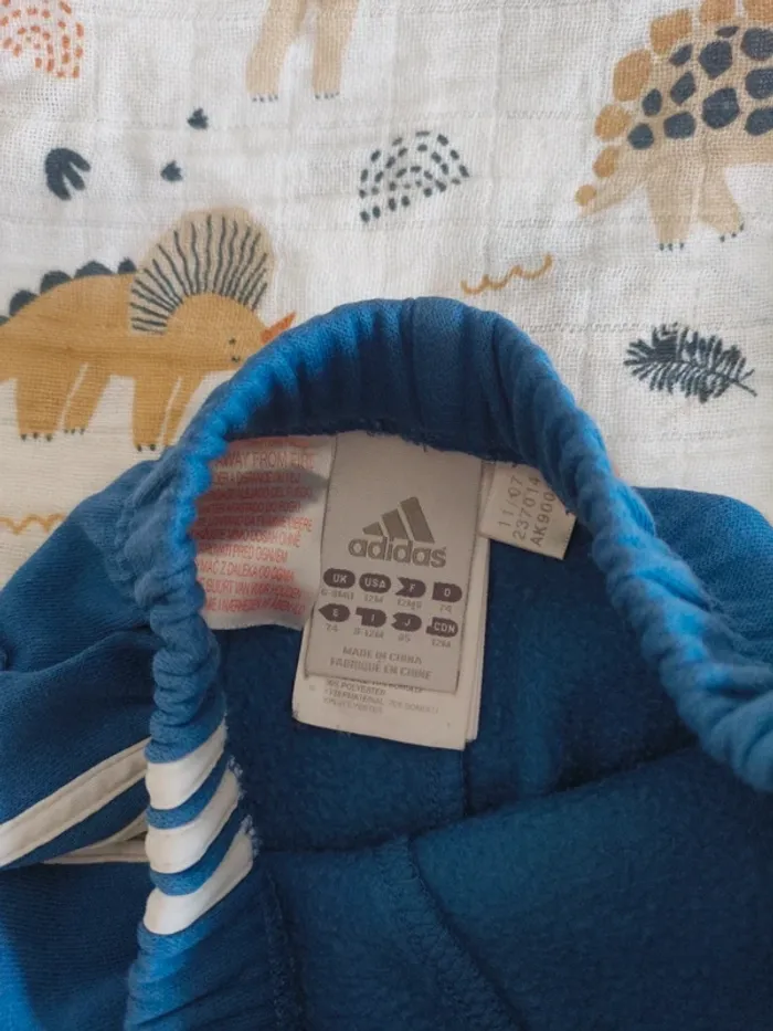 Bas de survêtement adidas 12 mois excellent état - photo numéro 3