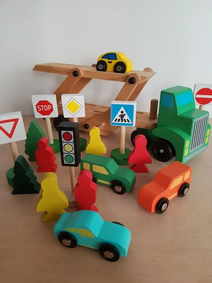 Camion transporteur double pont Mélissa and Doug et petites voitures en bois