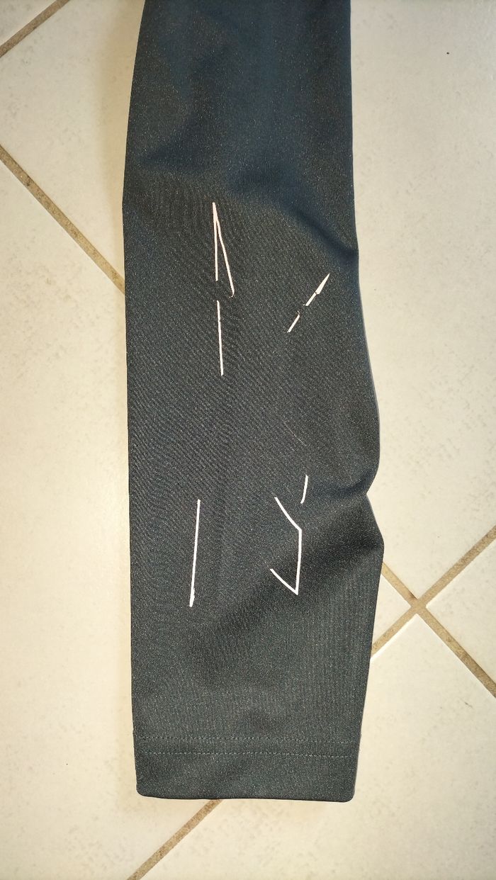 Lot de quatre vêtements - photo numéro 6