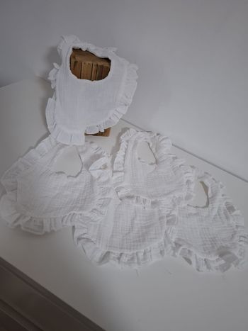 lot de 5 bavoirs blancs neufs