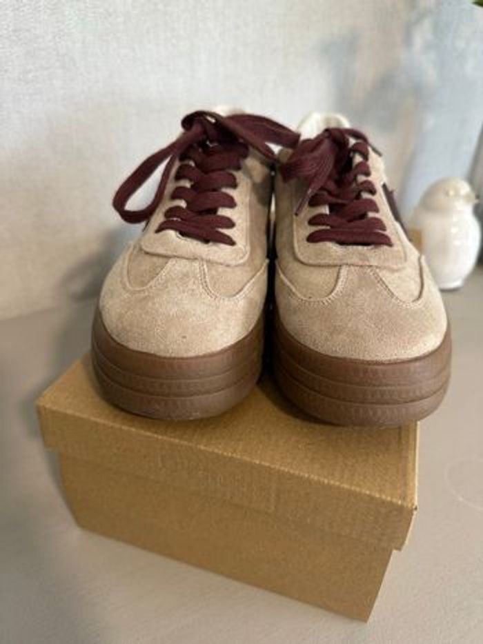 Magnifiques baskets - photo numéro 4