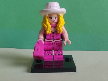 Barbie + sac + socle - Figurine Compatible