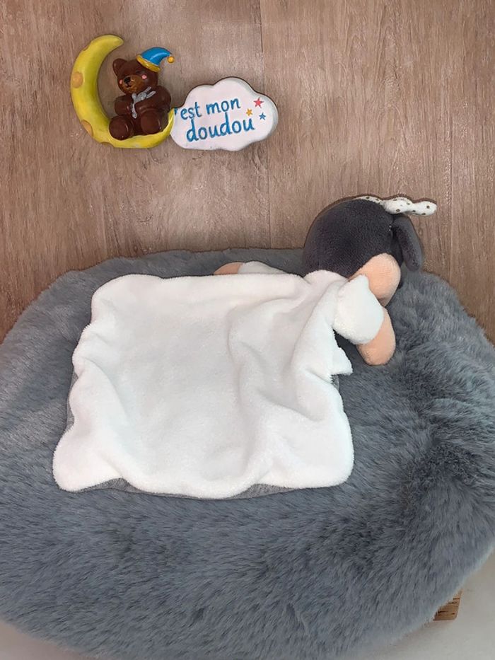 DY208 doudou minnie disney - photo numéro 2