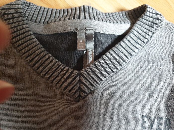 Pull gris - photo numéro 2