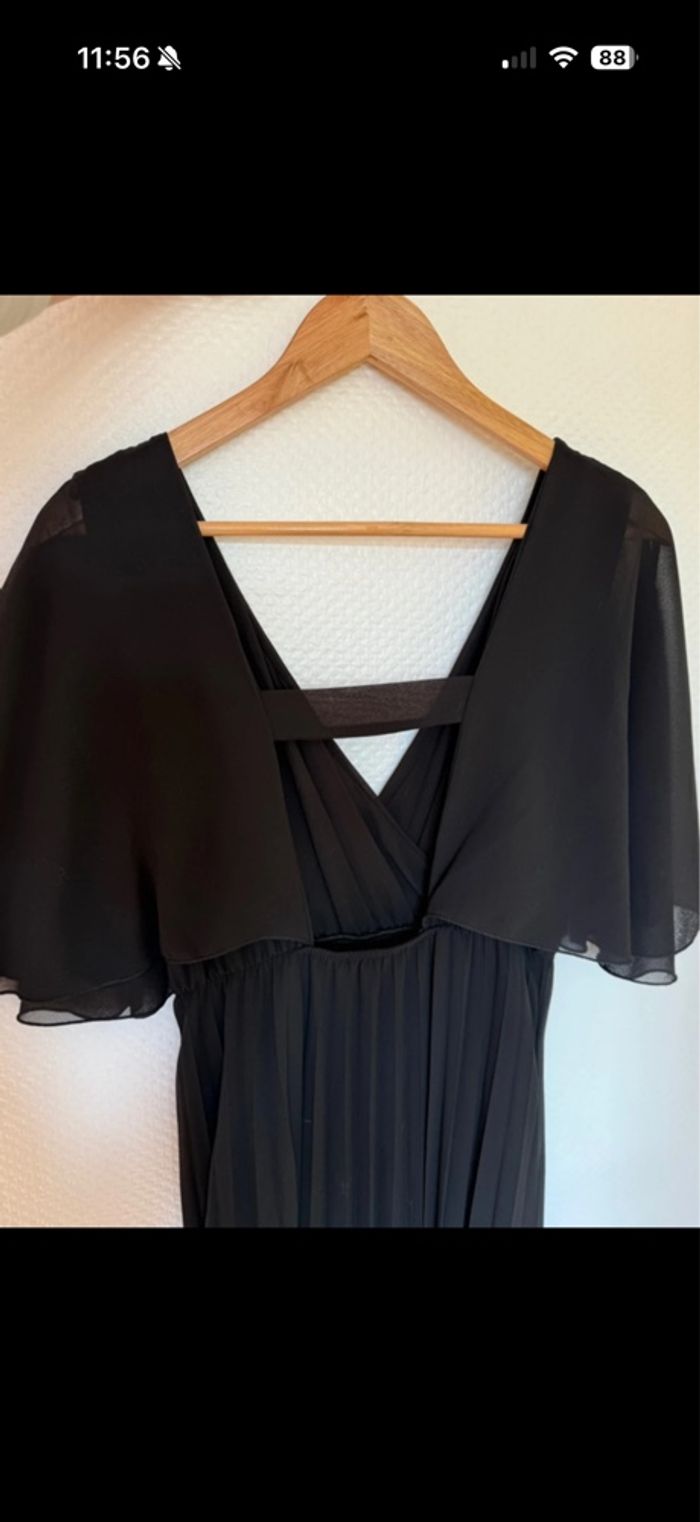 Robe longue plissée noire avec dos ouvert - photo numéro 3