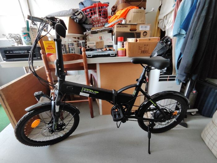 Vélo électrique pliant