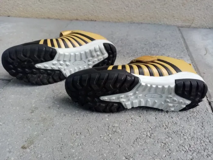 Baskets noir et doré - photo numéro 2