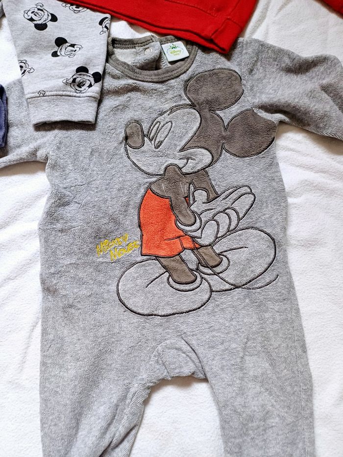 Lot de vêtements taille 3 mois Disney - photo numéro 3