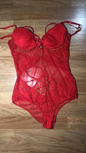 Bodies en dentelle rouge taille M undiz