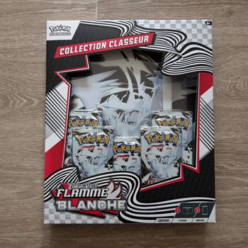 Coffret Pokémon Collection Classeur Flamme Blanche NEUF