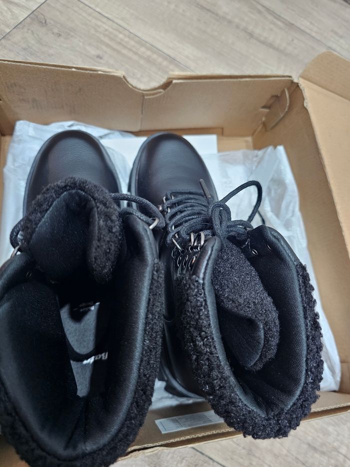 Très belles bottines femme,  noir, pointure 37, marque Bata - photo numéro 4