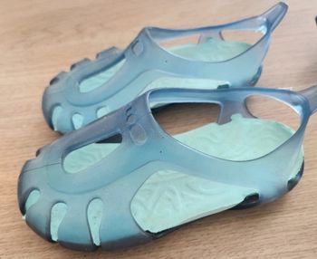 Chaussures piscine taille 25 et taille 23