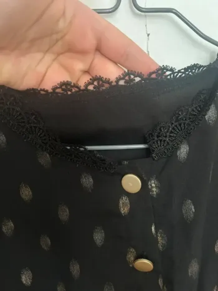 Robe avec dore et dentelle - photo numéro 2