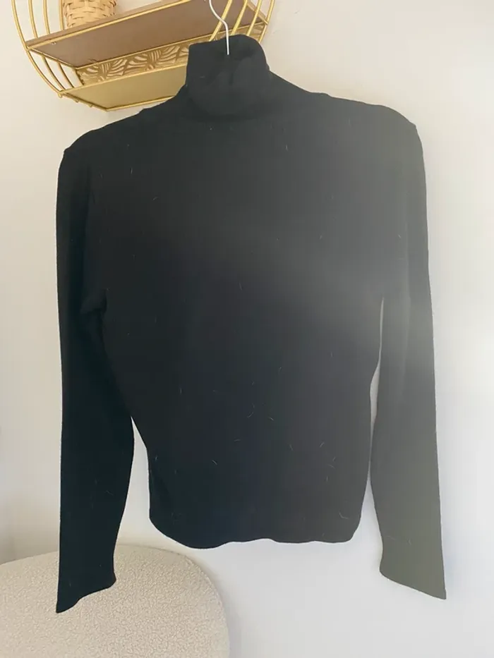 Pull noir élégant col roulé - photo numéro 3