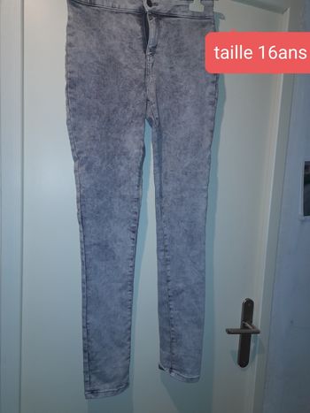 Jeans super skinny 16ans  (taille S)
