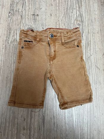 Short en jean tape à l’œil taille 2 ans