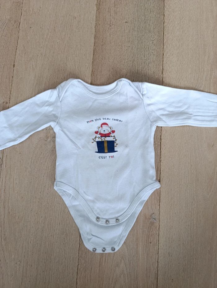 Lot 6 bodies manches longues 12M - photo numéro 4