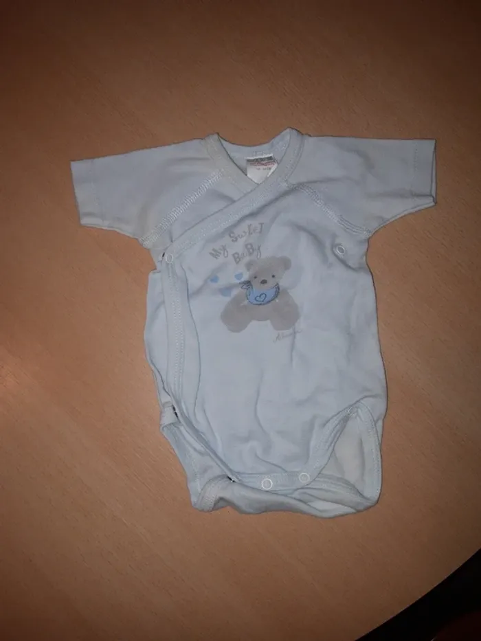 Lot de 3 bodies 1 mois - photo numéro 4