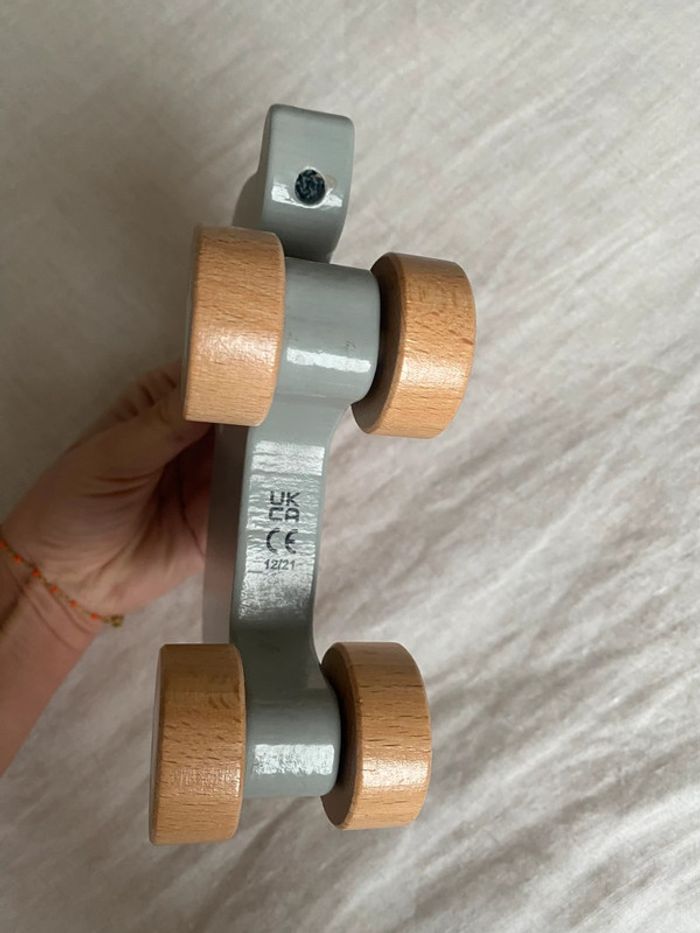 Éléphant en bois à roulette - photo numéro 6