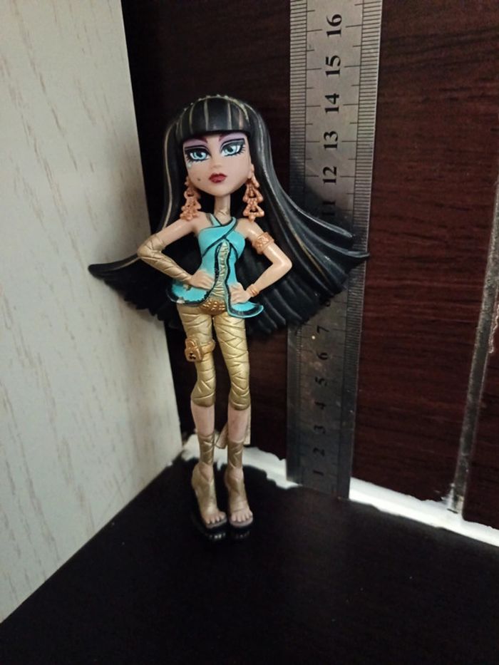Figurine monster higt