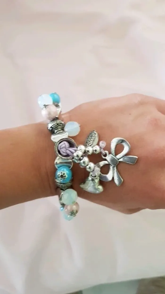 Bracelet avec des breloques - photo numéro 3