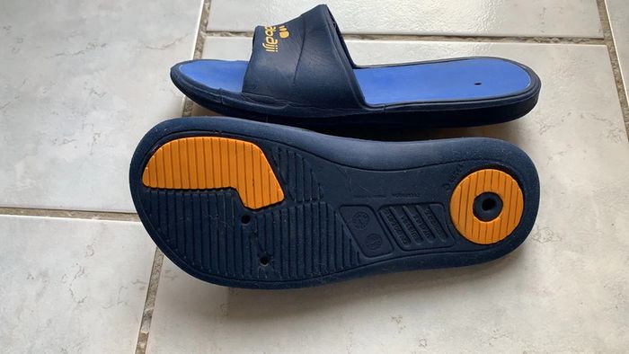 Sandales de piscine pointure 33-34 - photo numéro 2