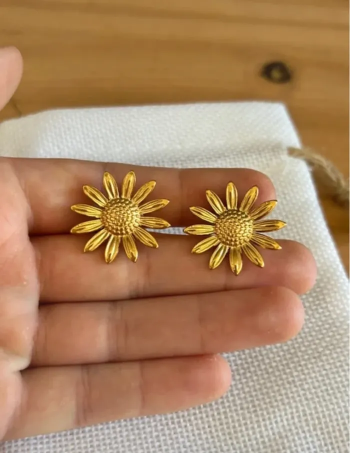 Boucle d’oreille fleurs Louyetu - photo numéro 4