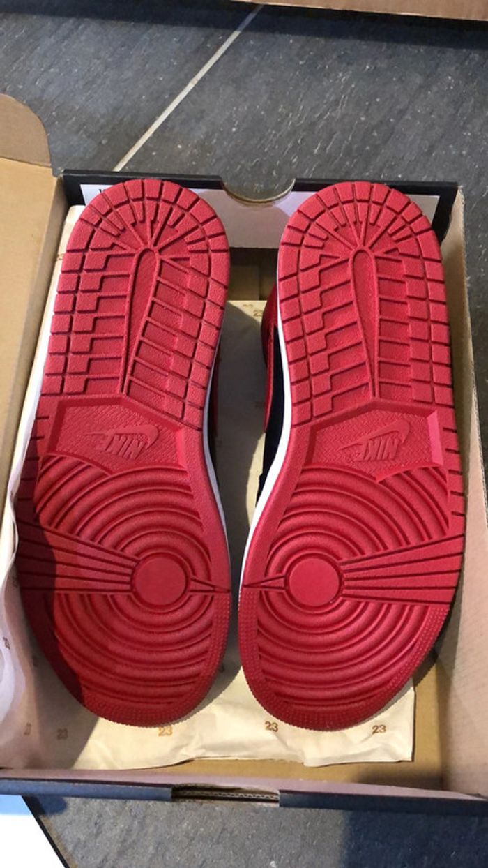 Air Jordan 1 Mid Banned - photo numéro 7