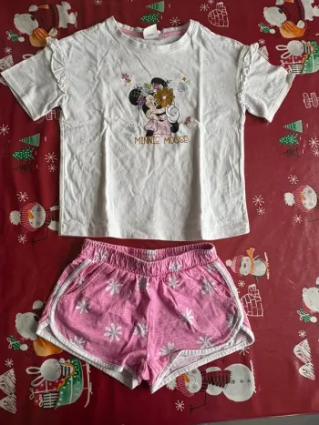 Pyjama 2 pièces Minnie short et tee shirt 5 ans