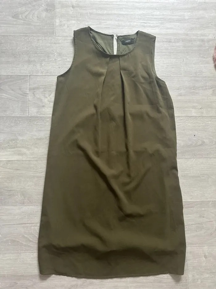Robe kaki