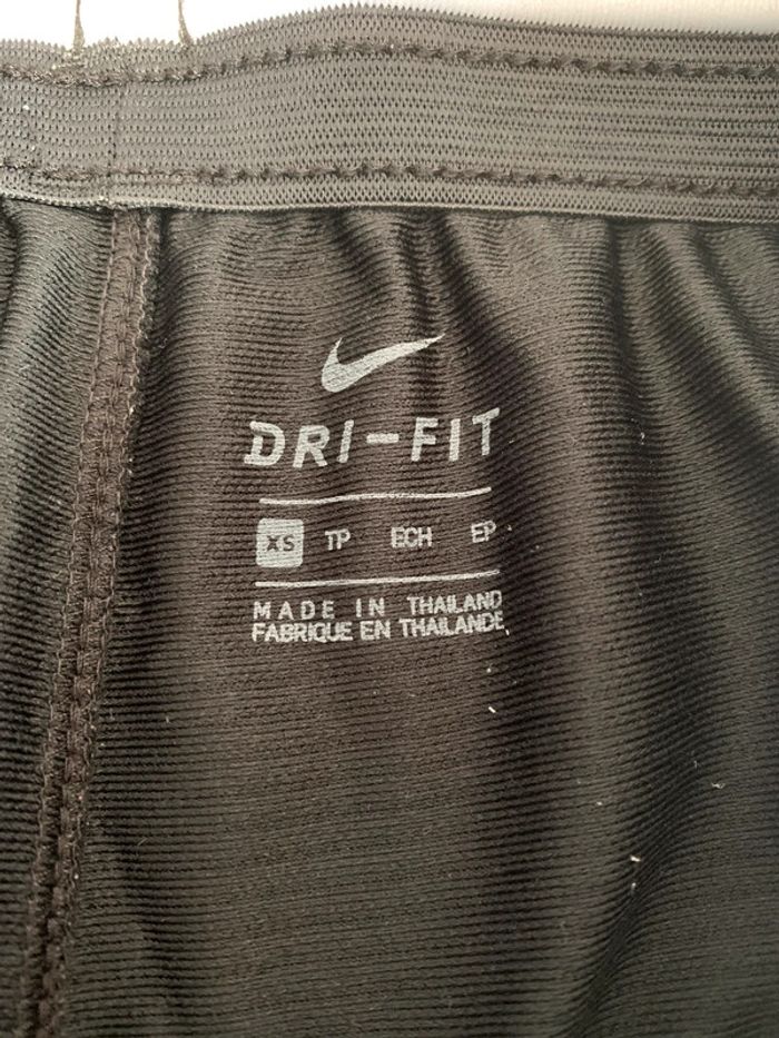 Ensemble Nike de basket enfant rouge et noir - photo numéro 5