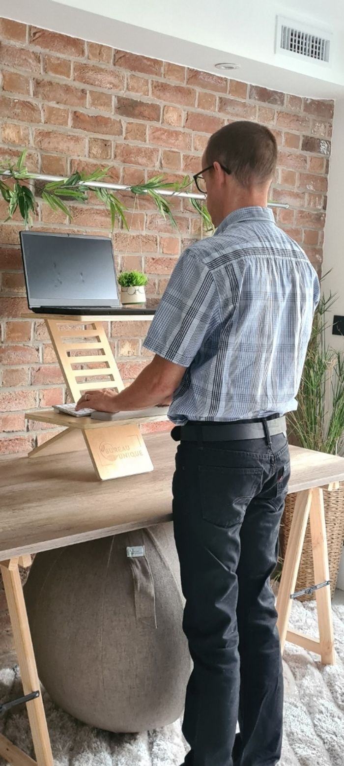 Support bois réglable pour travailler assis debout - photo numéro 3