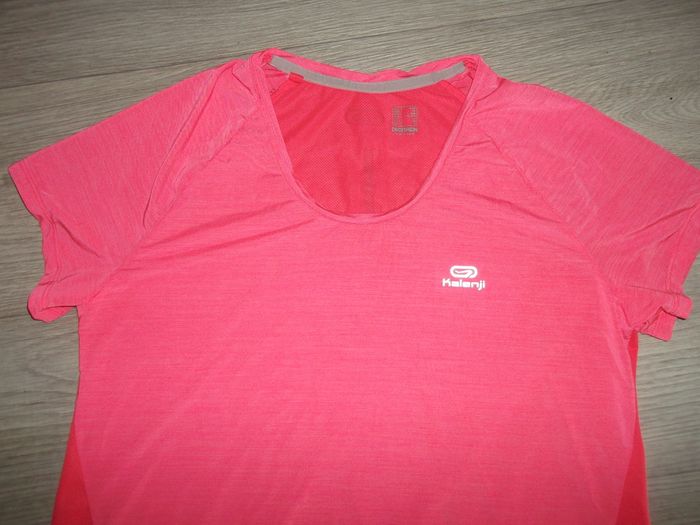 Tee shirt DECATHLON sport fluide rose fluo 42 TBE - photo numéro 2
