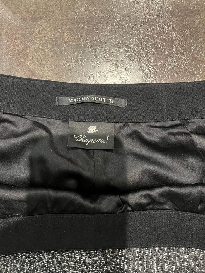 Pantalon contenant un fil doré - photo numéro 3