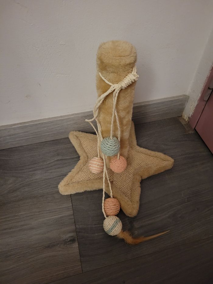 Arbre à chat + jouet