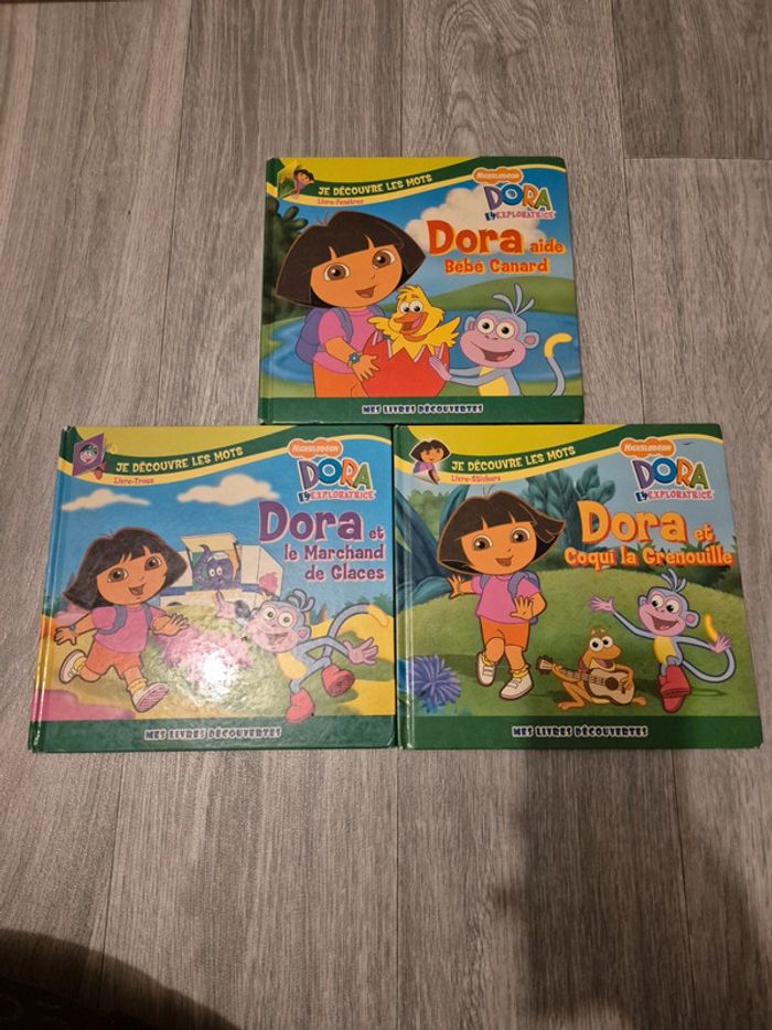 Lot livres dora
