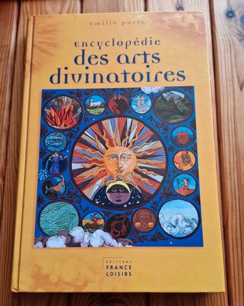Encyclopédie des arts divinatoires