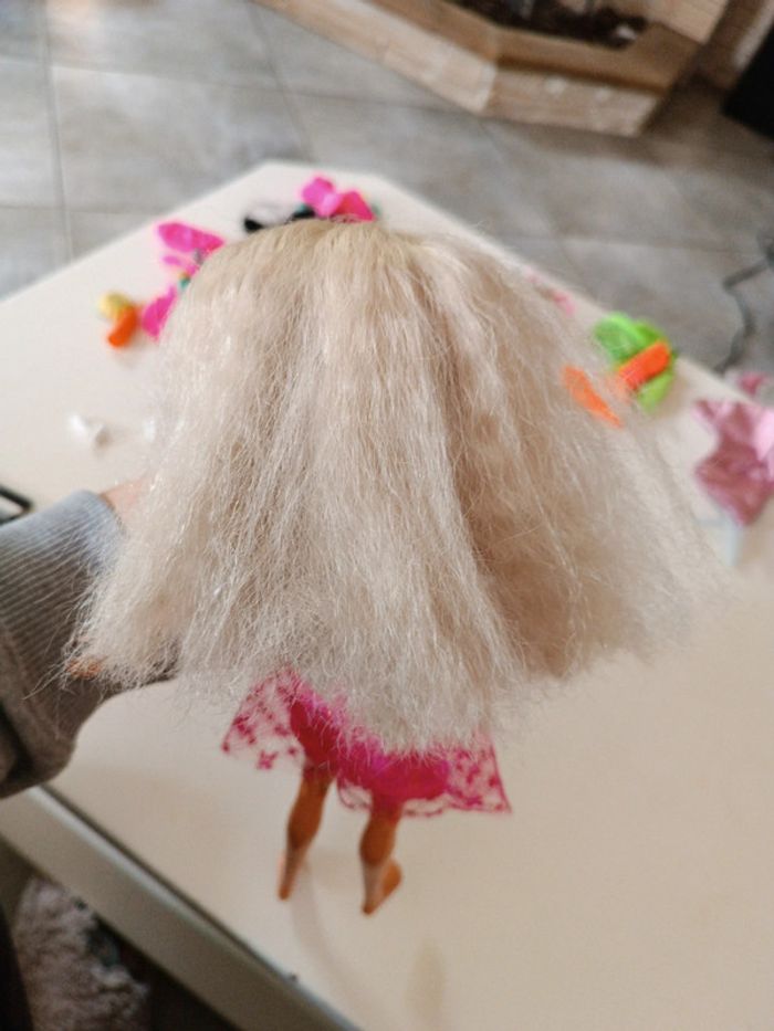 Barbie 1993 mattel poupée doll articulé pieds plat blonde gaufré gymnastique gym gymnaste - photo numéro 5