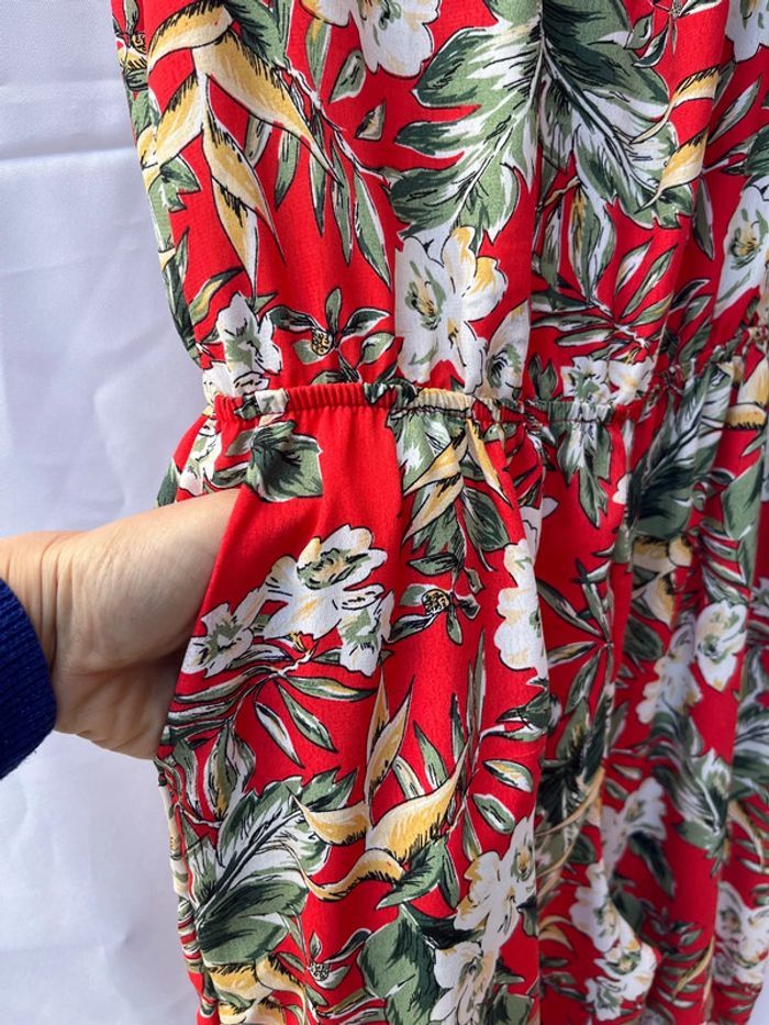 Jolie combinaison fleurie rouge S/M - photo numéro 3