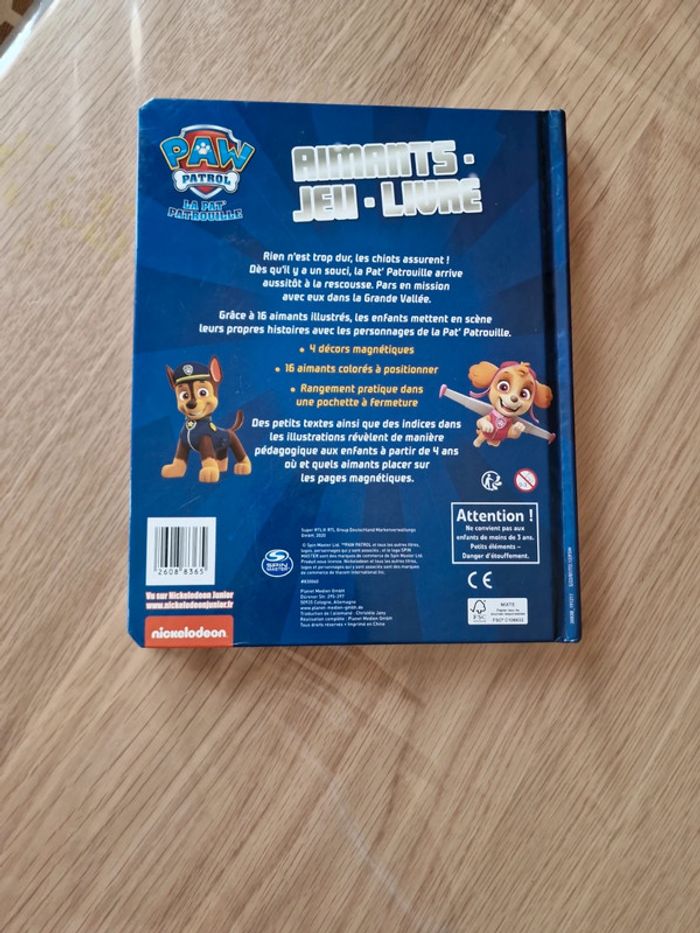 Livre jeu aimants pat patrouille - photo numéro 3